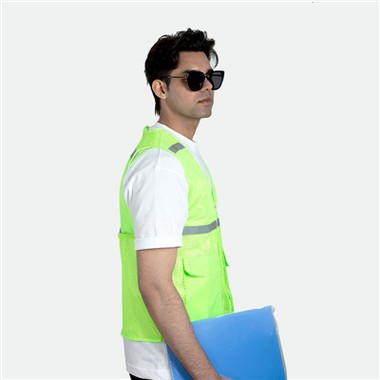 penggunaan jaket reflektif