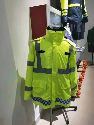 Apakah kegunaan pakaian reflektif keselamatan?